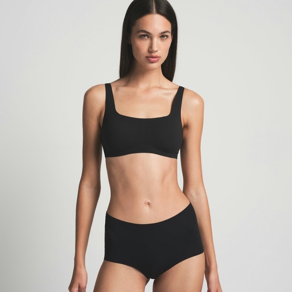 SKIMS Other - SKIMS NAKED SCOOP BRALETTE onyx